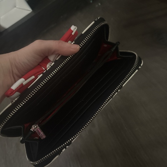 Loungefly White Wallet with Black Minnie & Mickey Print and Red Logo Plaque - Picture 2 of 4